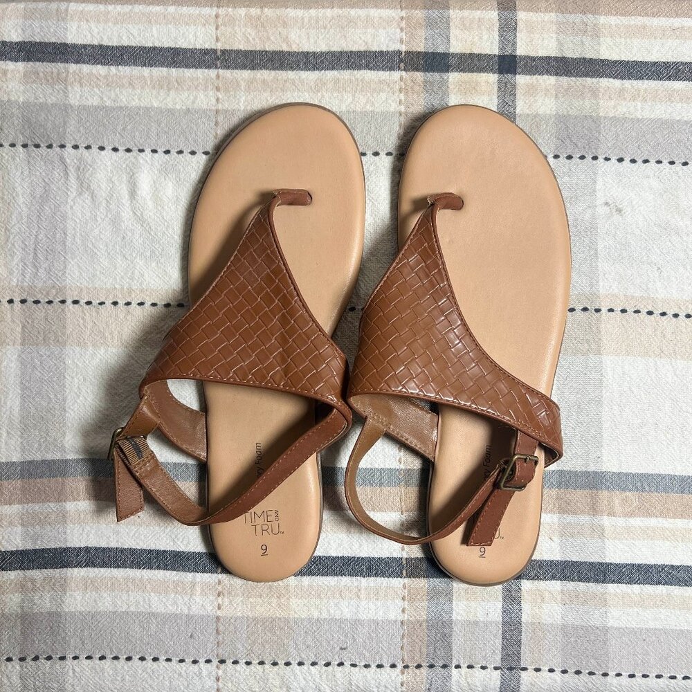 Time and Tru Size 9 Sandals - Like New - Tan